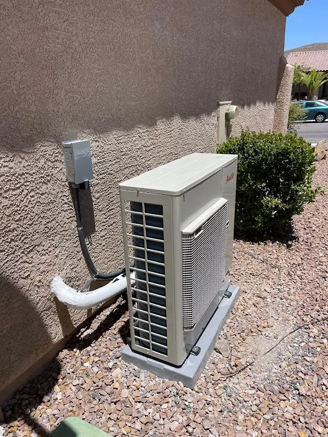 Residential air conditioning condenser unit in Thermalito
